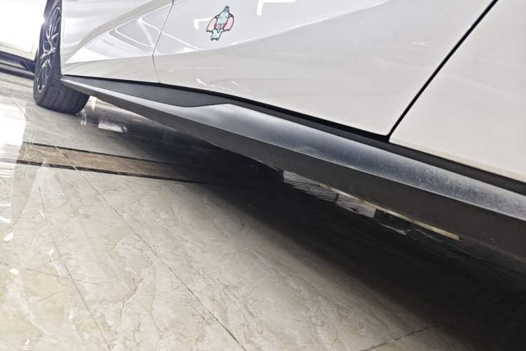 Used BYD Seal 2023 DM-i 1.5L 121km Prestige Model Left Side Sill