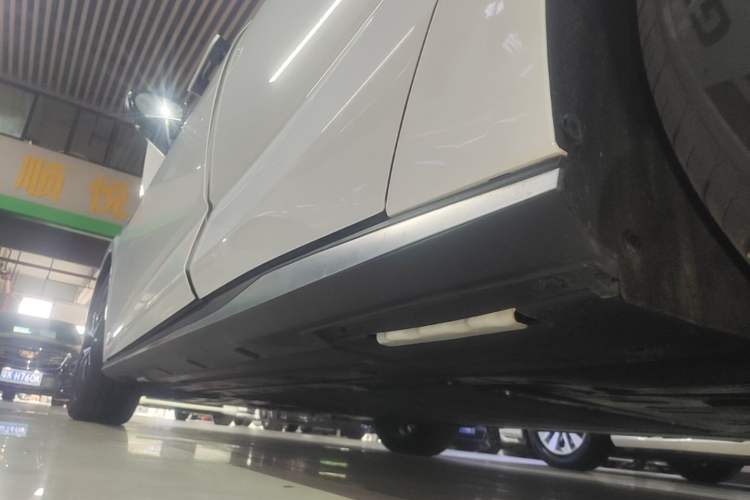 Used BYD Seal 2023 DM-i 1.5L 121km Prestige Model Left Side Sill