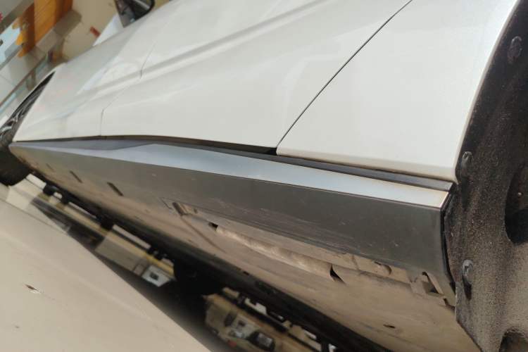 Used BYD Seal 2023 DM-i 1.5L 121km Prestige Model Left Side Sill
