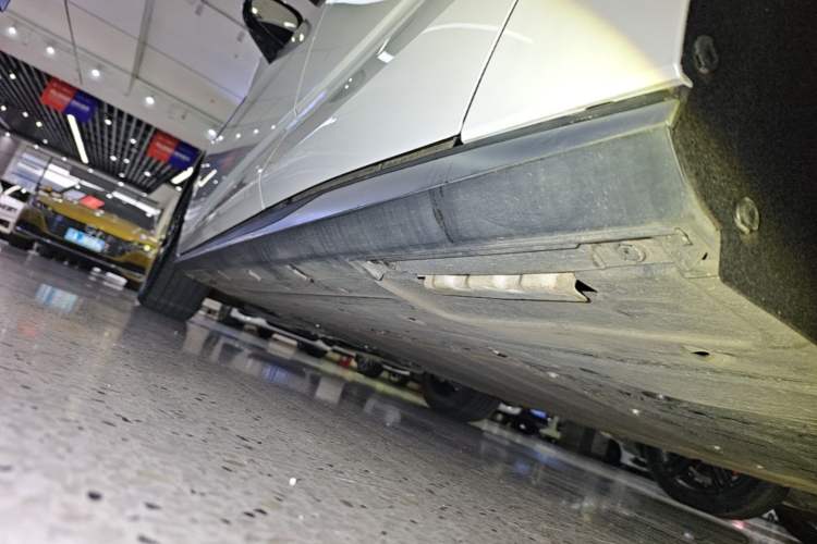 Used BYD Seal 2023 DM-i 1.5T 121km Prestige Model Left Side Sill