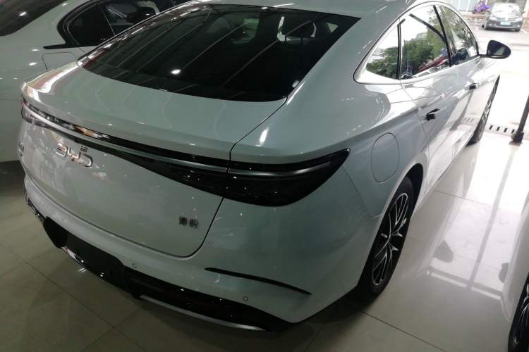 Used BYD Seal 2023 DM-i 1.5L 121km Prestige Model Rear Right 45 Deg