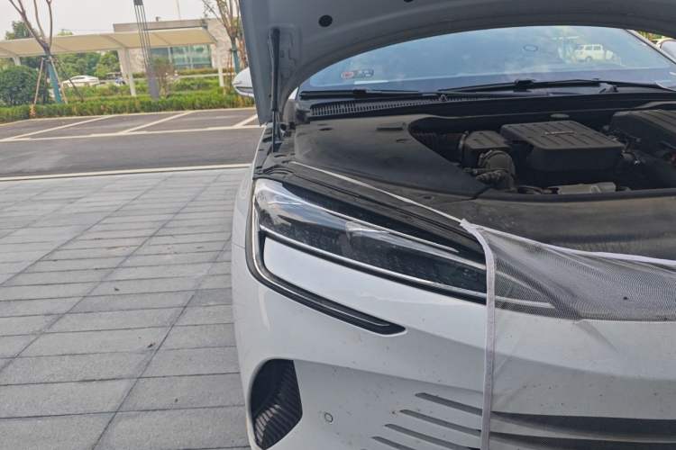 Used BYD Seal 2023 DM-i 1.5T 121km Flagship Model Right Front Headlight