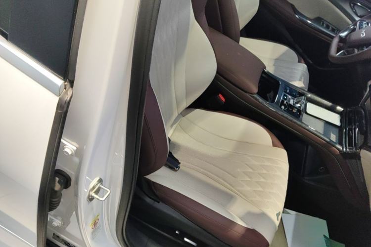 Used BYD Seal 2023 DM-i 1.5T 121km Flagship Model Right Front Seat