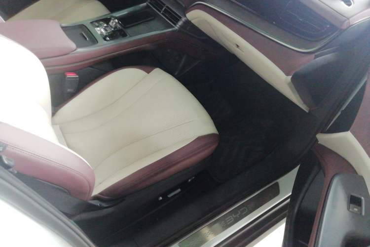 Used BYD Seal 2023 DM-i 1.5L 121km Prestige Model Right Front Seat