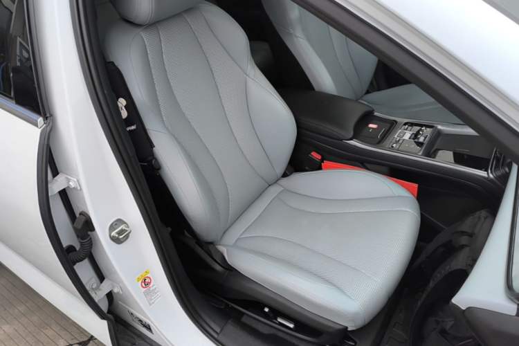 Used BYD Seal 2023 DM-i 1.5L 121km Luxury Model Right Front Seat
