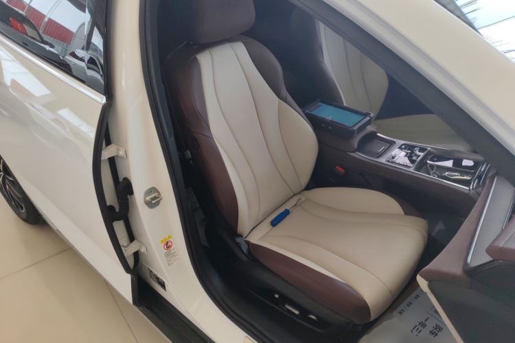 Used BYD Seal 2023 DM-i 1.5L 121km Prestige Model Right Front Seat