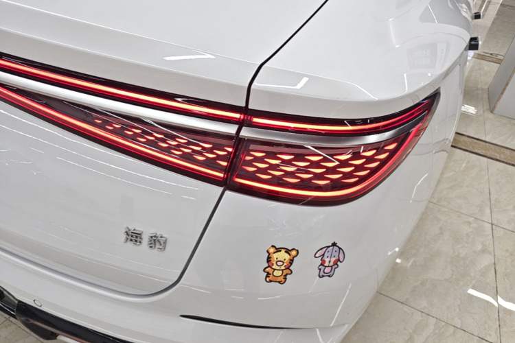 Used BYD Seal 2023 DM-i 1.5L 121km Prestige Model Right Rear Taillight