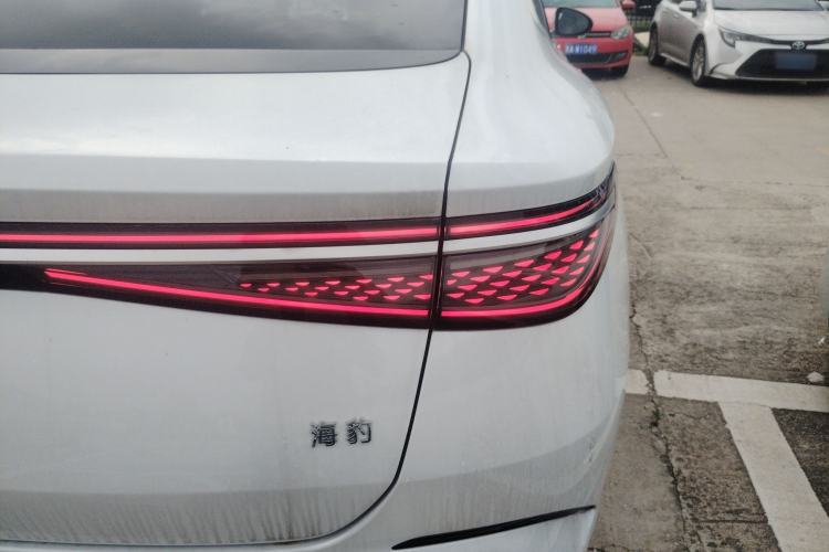 Used BYD Seal 2023 DM-i 1.5L 121km Prestige Model Right Rear Taillight
