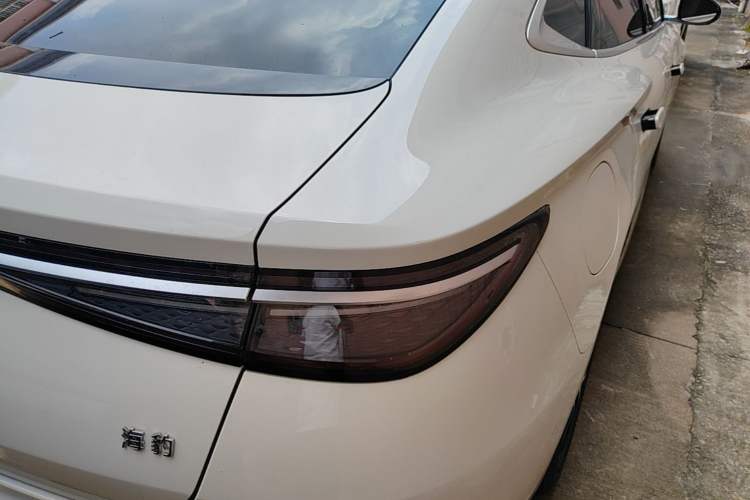 Used BYD Seal 2023 DM-i 1.5T 121km Flagship Model Right Rear Taillight