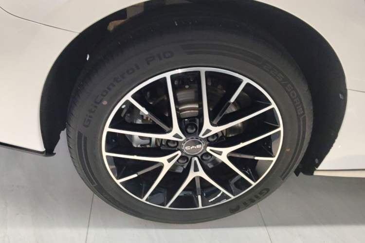 Used BYD Seal 2023 DM-i 1.5T 121km Flagship Model Right Rear Wheel Hub