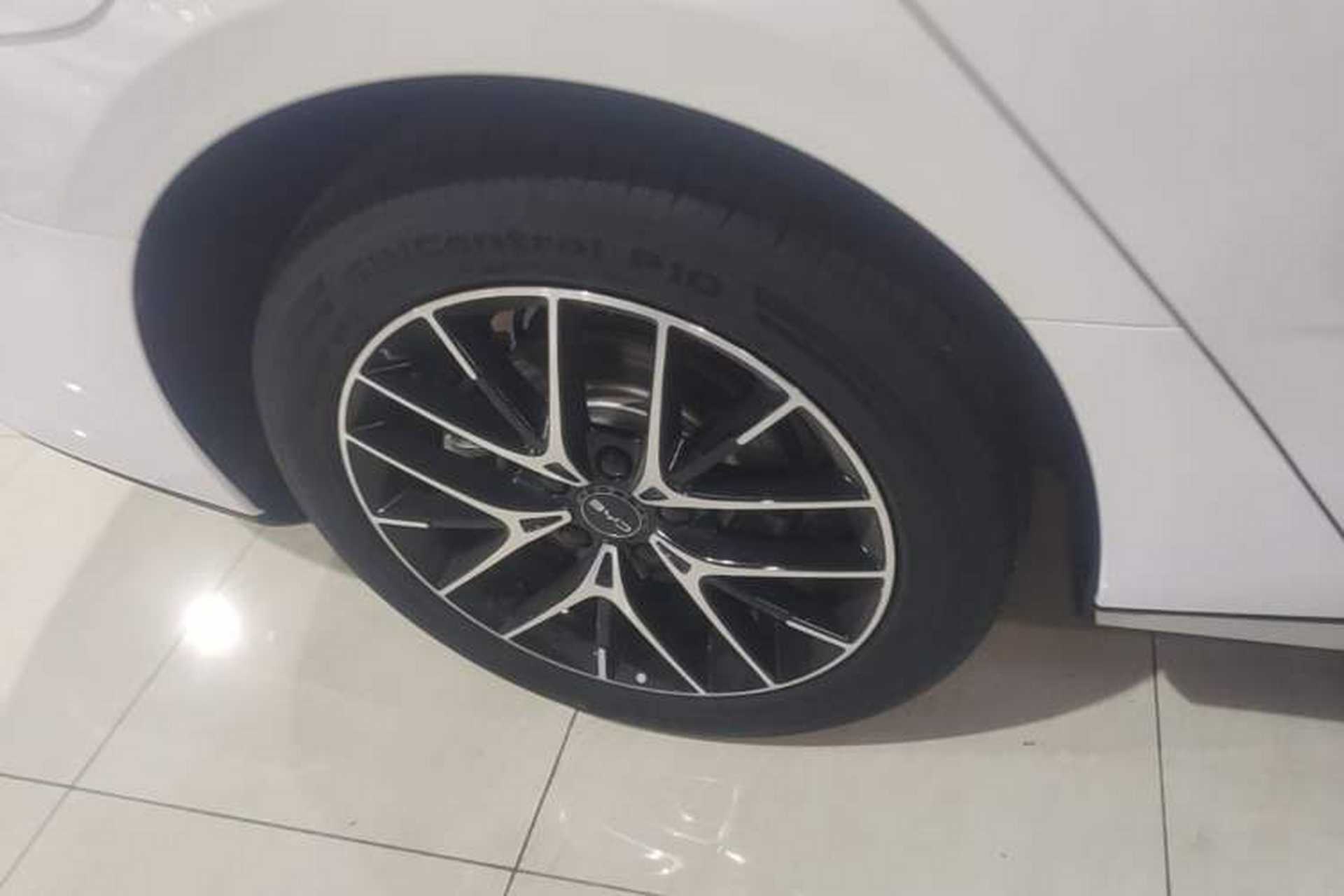 Used BYD Seal 2023 DM-i 1.5L 121km Prestige Model Right Rear Wheel Hub