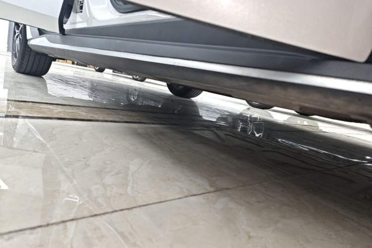 Used BYD Seal 2023 DM-i 1.5L 121km Prestige Model Right Side Sill
