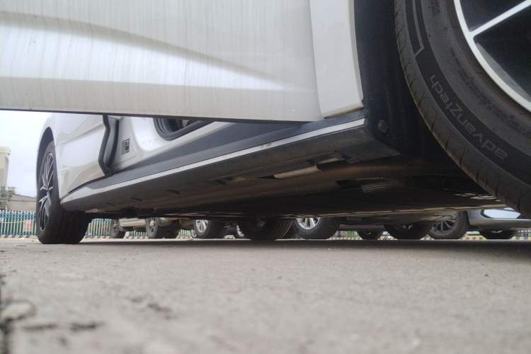 Used BYD Seal 2023 DM-i 1.5L 121km Prestige Model Right Side Sill