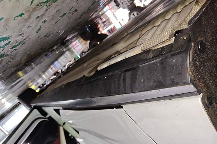 Used BYD Seal 2023 DM-i 1.5T 121km Flagship Model Right Side Sill