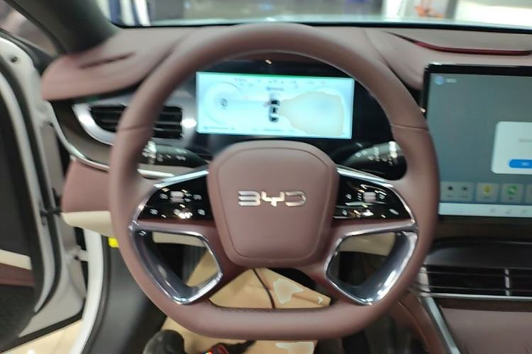 Used BYD Seal 2023 DM-i 1.5L 121km Prestige Model Steering Wheel