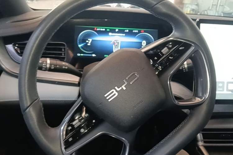 Used BYD Seal 2023 DM-i 1.5L 121km Luxury Model Steering Wheel