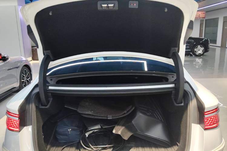 Used BYD Seal 2023 DM-i 1.5T 121km Flagship Model Trunk