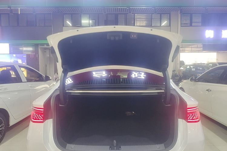 Used BYD Seal 2023 DM-i 1.5L 121km Prestige Model Trunk
