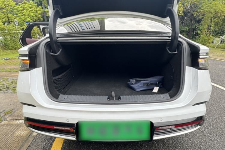 Used BYD Seal 2023 DM-i 1.5T 121km Flagship Model Trunk