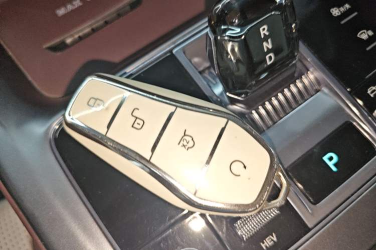 Used BYD Seal 2023 DM-i 1.5L 121km Prestige Model Vehicle Key