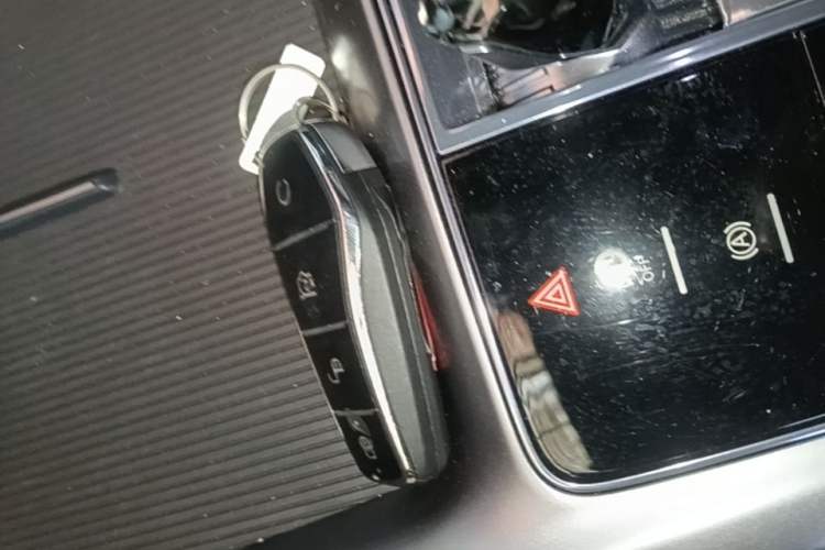 Used BYD Seal 2023 DM-i 1.5L 121km Luxury Model Vehicle Key