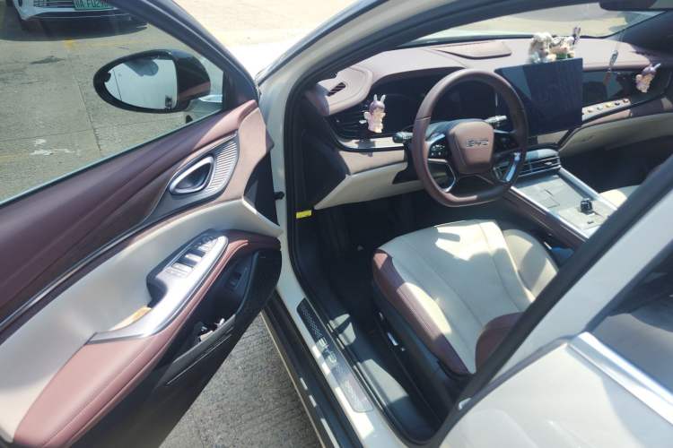 Used BYD Seal 2023 DM-i 1.5T 121km Prestige Model Driver Seat