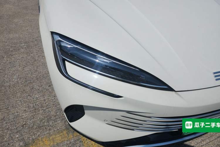 Used BYD Seal 2023 DM-i 1.5T 121km Prestige Model Right Front Headlight
