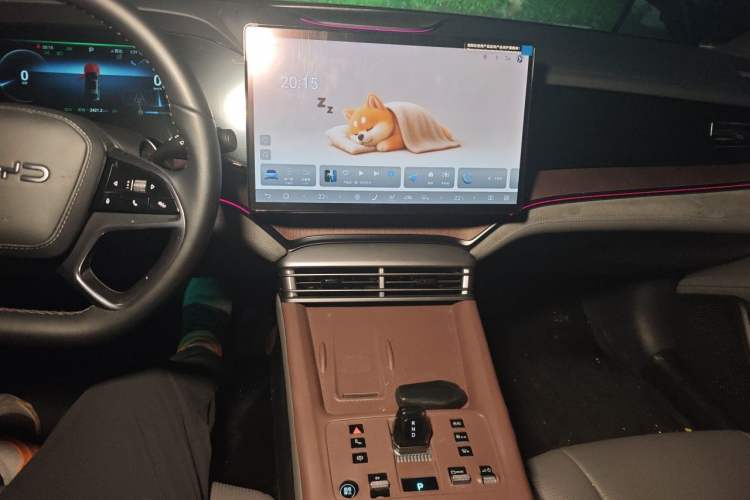 Used BYD Seal 2024 HONOR Edition DM-i 1.5L 121km Prestige Model Audio And AC Panel
