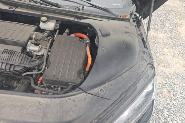 Used BYD Seal 2024 HONOR Edition DM-i 1.5L 121km Luxury Model Engine Bay Left