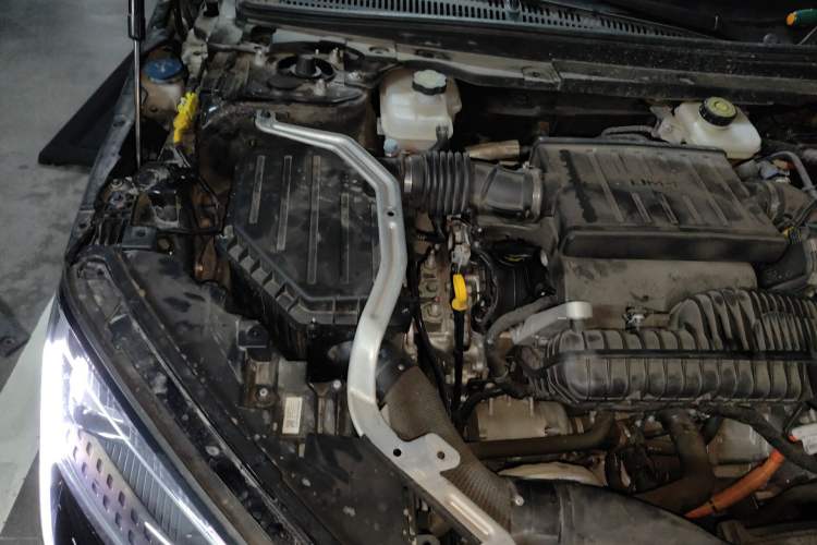 Used BYD Seal 2024 HONOR Edition DM-i 1.5L 121km Prestige Model Engine Bay Right