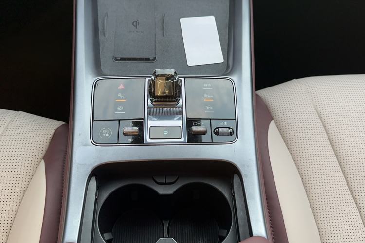 Used BYD Seal 2024 HONOR Edition DM-i 1.5L 121km Prestige Model Gear Lever