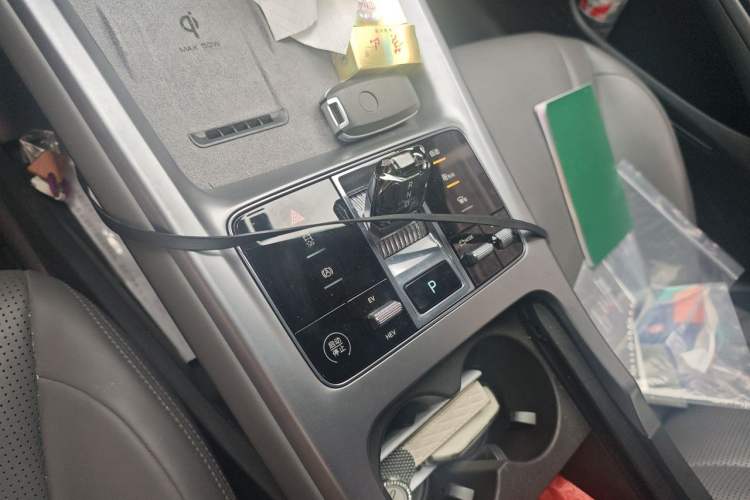 Used BYD Seal 2024 HONOR Edition DM-i 1.5L 121km Luxury Model Gear Lever