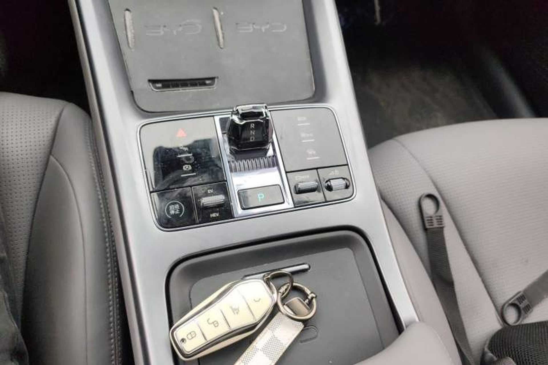 Used BYD Seal 2024 HONOR Edition DM-i 1.5L 121km Prestige Model Gear Lever