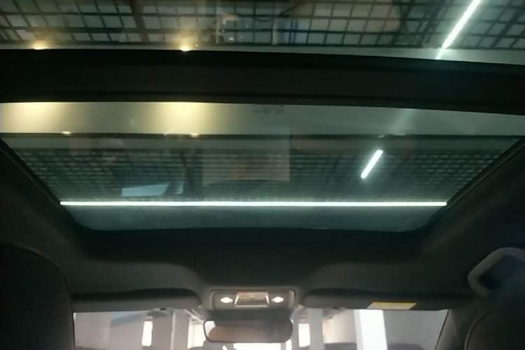 Used BYD Seal 2024 HONOR Edition DM-i 1.5L 121km Prestige Model Headliner