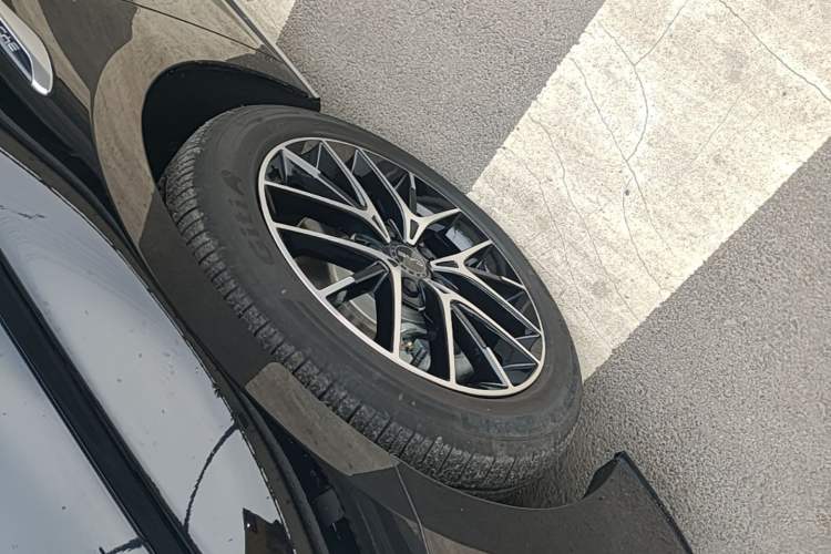 Used BYD Seal 2024 HONOR Edition DM-i 1.5L 121km Elite Model Left Front Wheel Hub