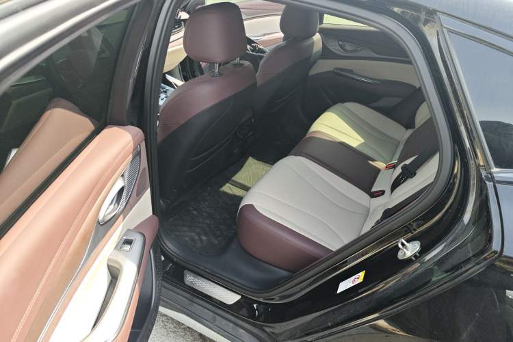 Used BYD Seal 2024 HONOR Edition DM-i 1.5L 121km Prestige Model Left Rear Seat