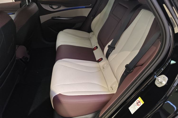 Used BYD Seal 2024 HONOR Edition DM-i 1.5L 121km Prestige Model Left Rear Seat