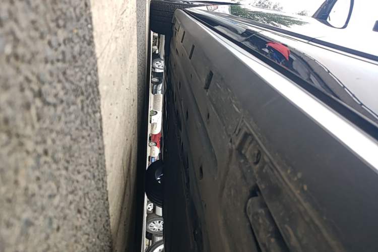Used BYD Seal 2024 HONOR Edition DM-i 1.5L 121km Elite Model Left Side Sill