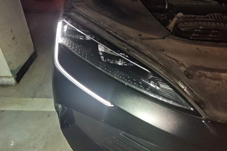 Used BYD Seal 2024 HONOR Edition DM-i 1.5L 121km Prestige Model Right Front Headlight