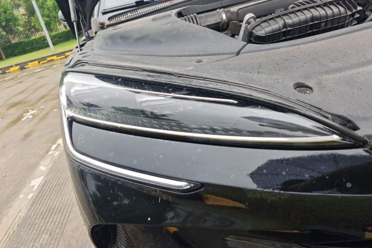 Used BYD Seal 2024 HONOR Edition DM-i 1.5L 121km Luxury Model Right Front Headlight