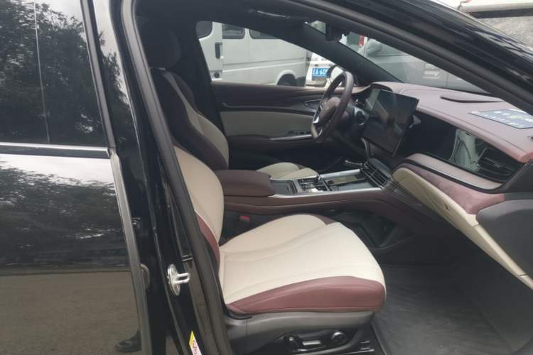 Used BYD Seal 2024 HONOR Edition DM-i 1.5L 121km Prestige Model Right Front Seat