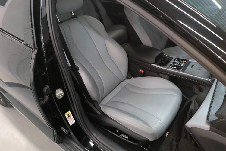 Used BYD Seal 2024 HONOR Edition DM-i 1.5L 121km Luxury Model Right Front Seat