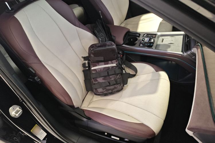 Used BYD Seal 2024 HONOR Edition DM-i 1.5L 121km Prestige Model Right Front Seat