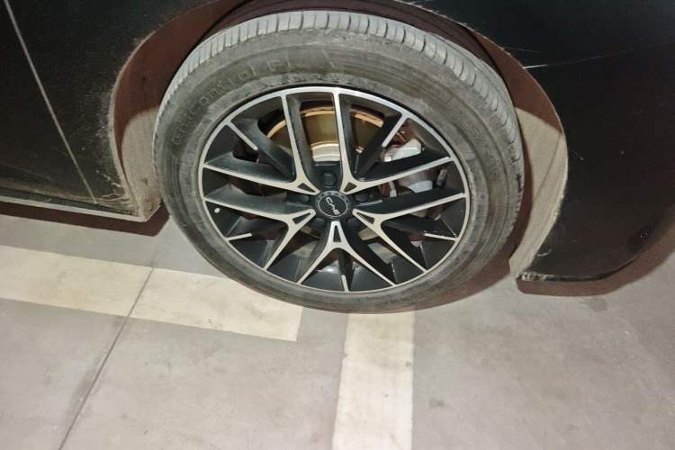 Used BYD Seal 2024 HONOR Edition DM-i 1.5L 121km Prestige Model Right Front Wheel Hub