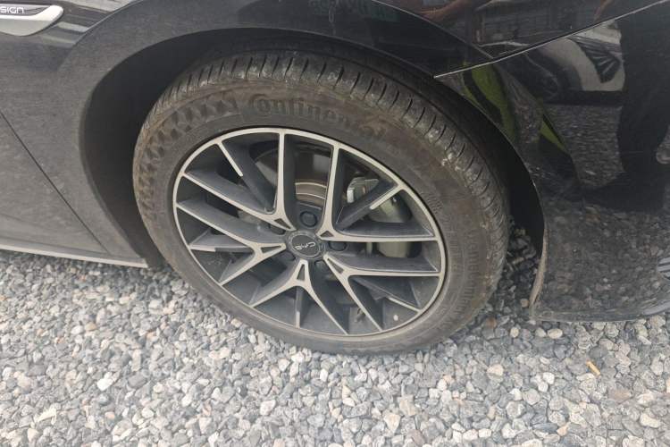 Used BYD Seal 2024 HONOR Edition DM-i 1.5L 121km Luxury Model Right Front Wheel Hub