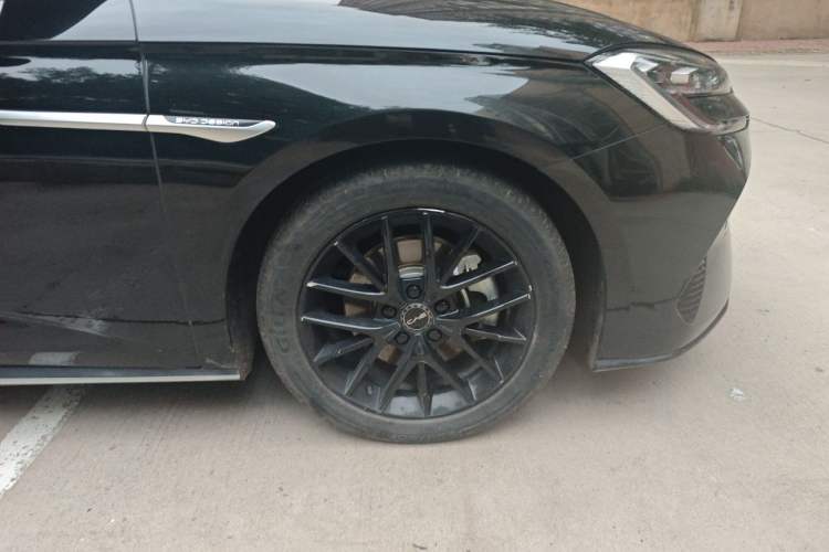 Used BYD Seal 2024 HONOR Edition DM-i 1.5L 121km Prestige Model Right Front Wheel Hub