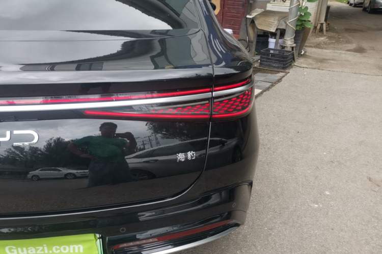 Used BYD Seal 2024 HONOR Edition DM-i 1.5L 121km Prestige Model Right Rear Taillight