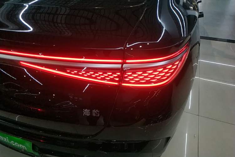 Used BYD Seal 2024 HONOR Edition DM-i 1.5L 121km Prestige Model Right Rear Taillight