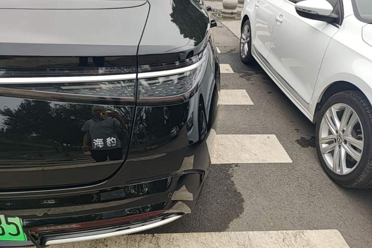 Used BYD Seal 2024 HONOR Edition DM-i 1.5L 121km Elite Model Right Rear Taillight