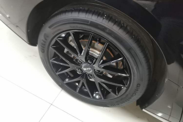 Used BYD Seal 2024 HONOR Edition DM-i 1.5L 121km Prestige Model Right Rear Wheel Hub